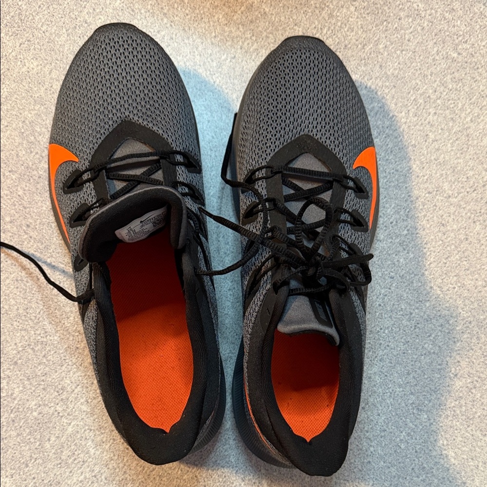 Nike Men's Athletic Shoes in Gray and Orange NWOT